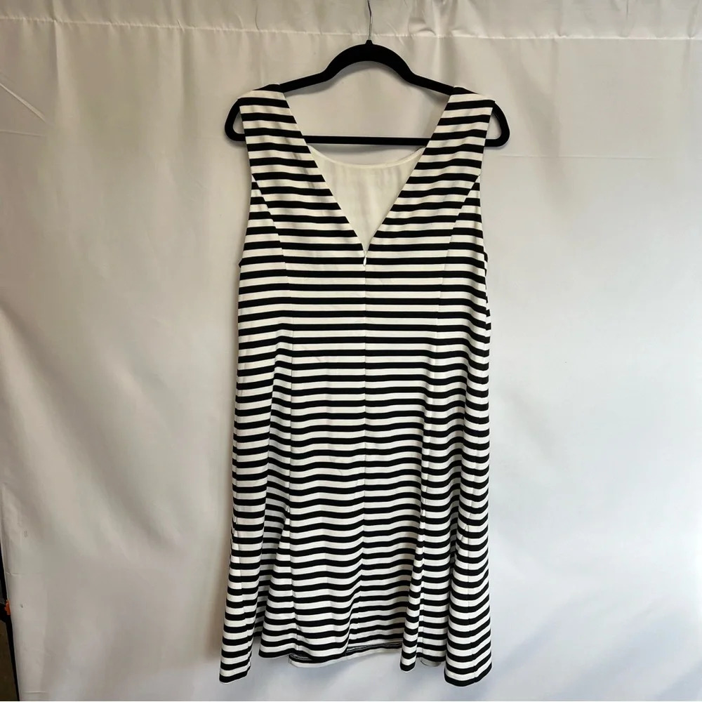 Vince Camuto Sleeveless Knit Sheath Dress Black & White Stripes Size 14W - Picture 6 of 11
